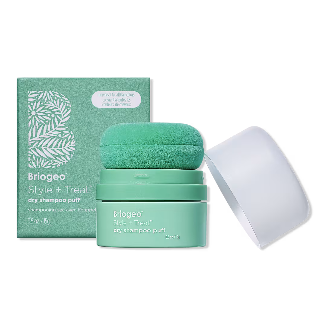 Briogeo  Style + Treat Dry Shampoo Puff