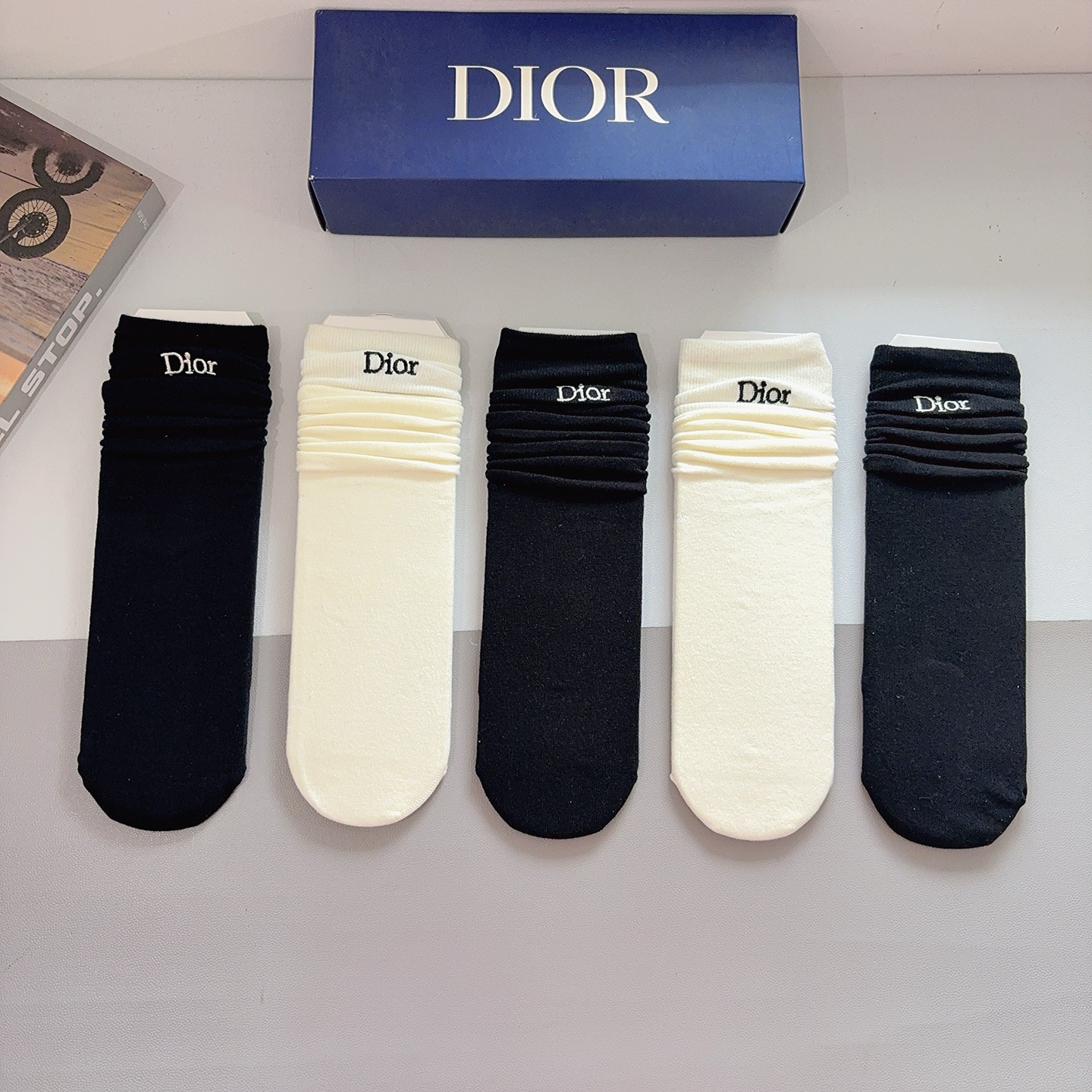 D Embroidered Straight Calf Socks Set  YVTS0301003