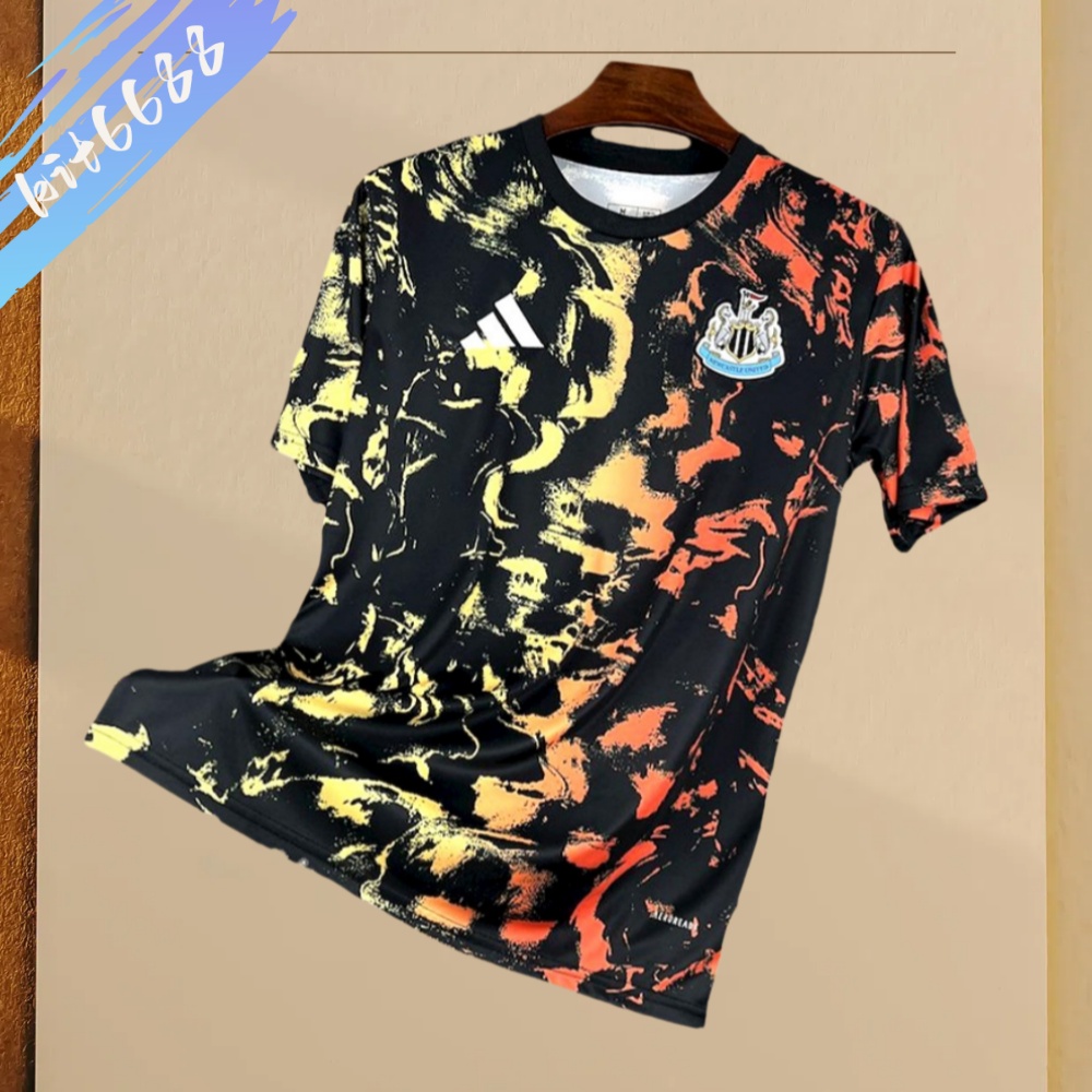 2025/2026 Newcastle United Pre-match Training Football Shirt （Fans）