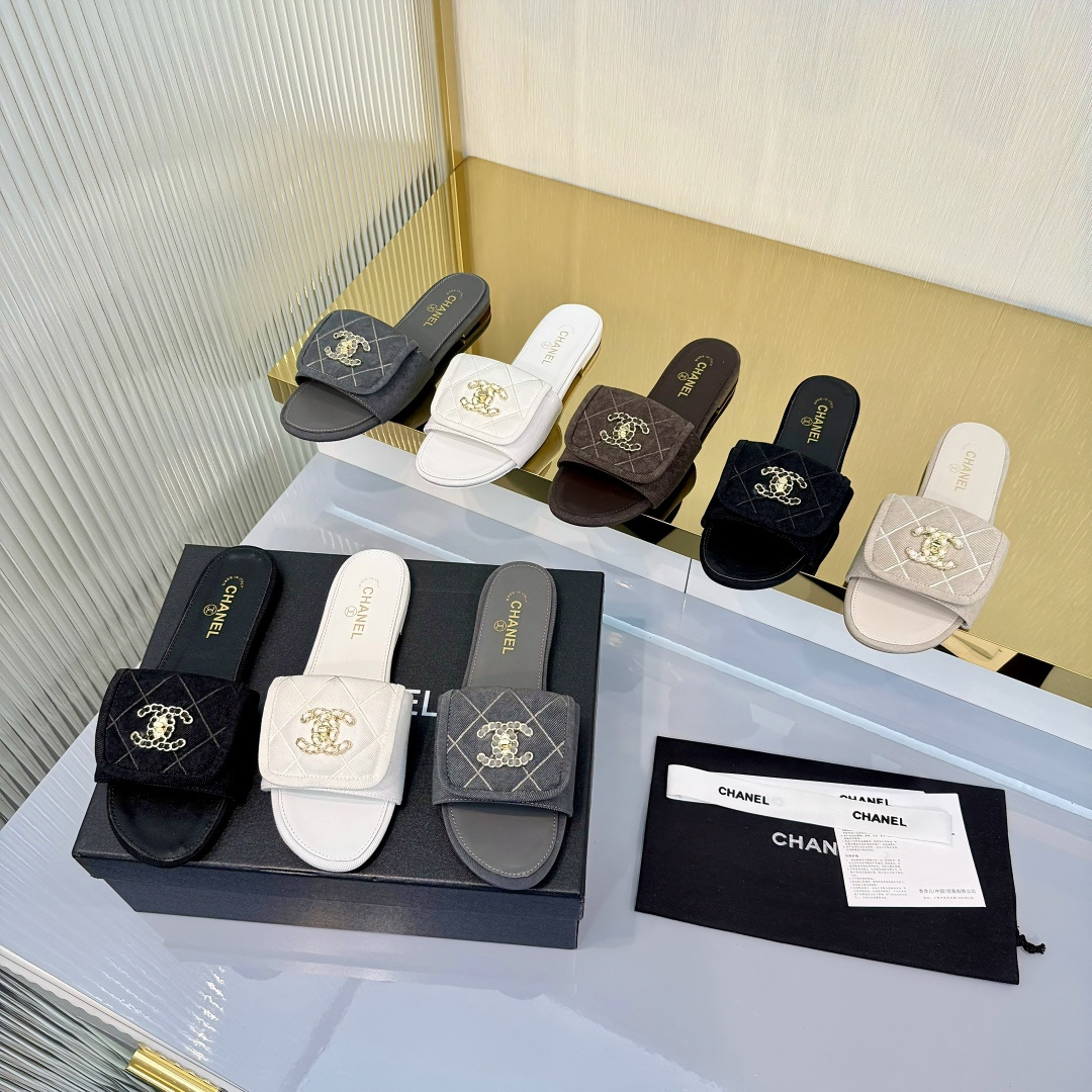 Chanel Diamond-Quilted Double C Sandals