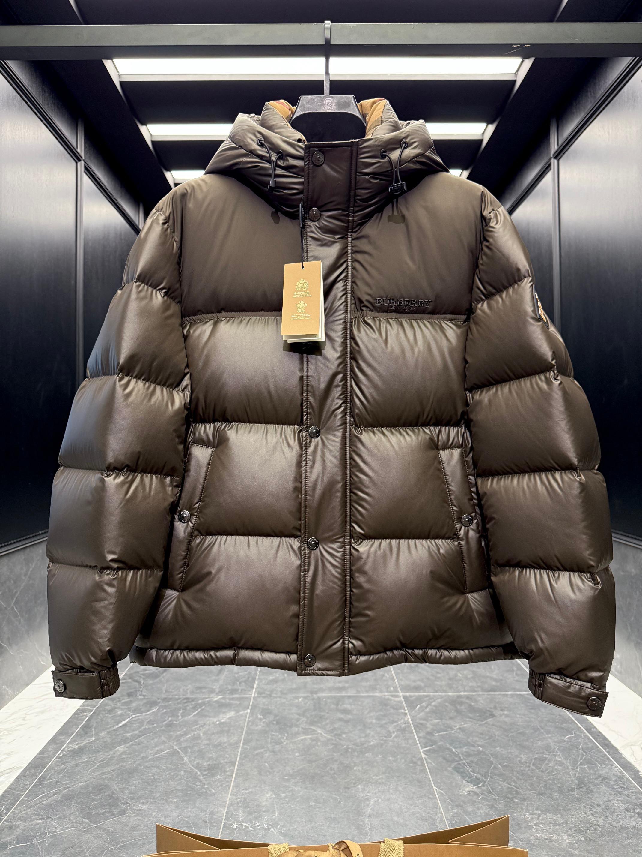 Burberry Coat - CCSHOES
