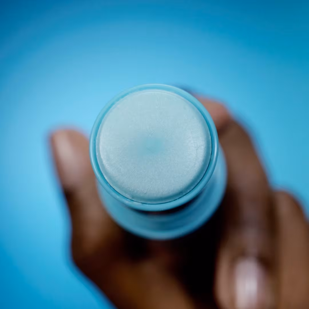 TULA  Glow & Get It Cooling & Brightening Eye Balm