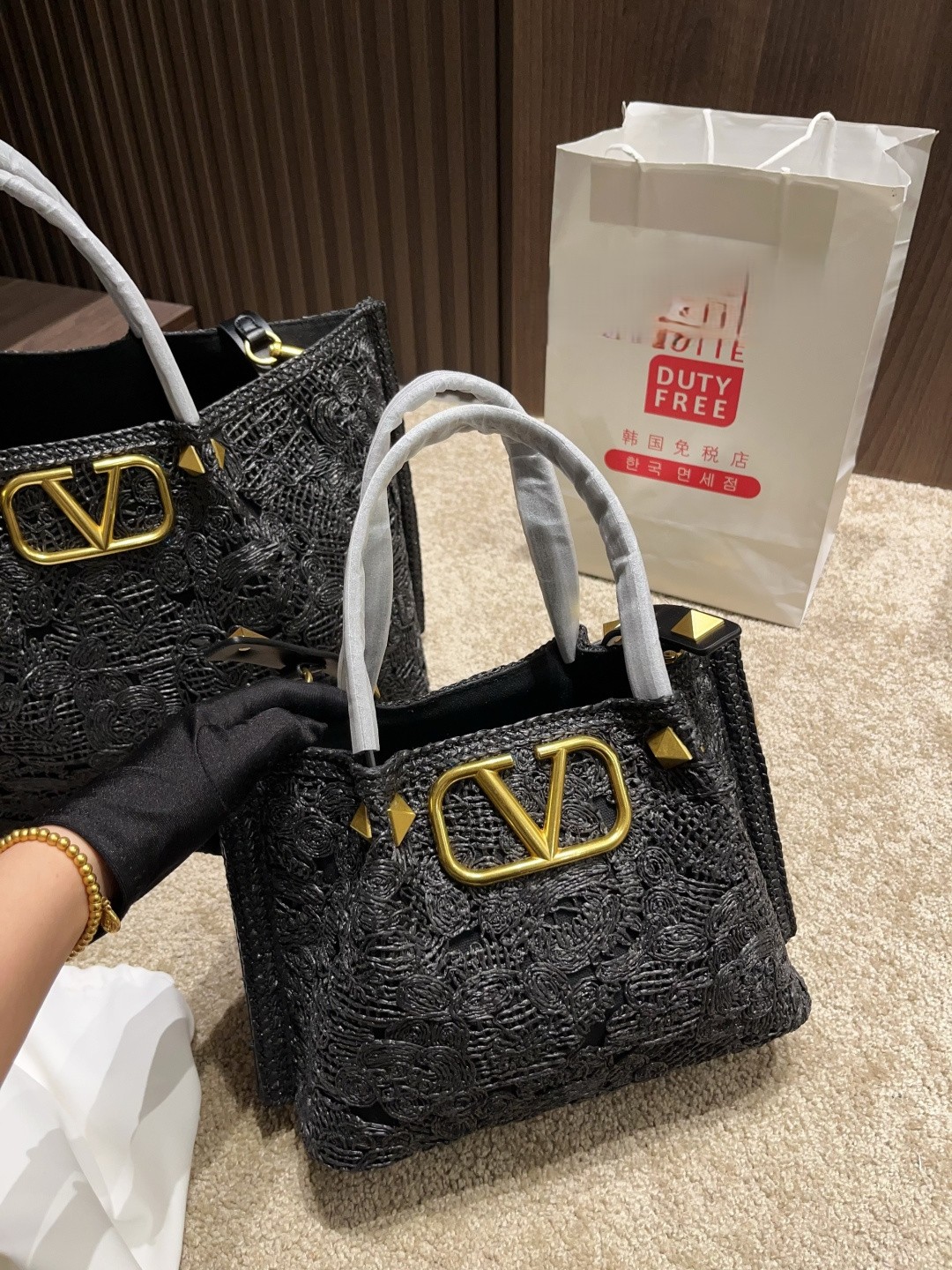 Valentino VLogo Signature Black Embroidered Raffia-Effect Roman Stud Strap Coin Pouch Shoulder Tote Bag