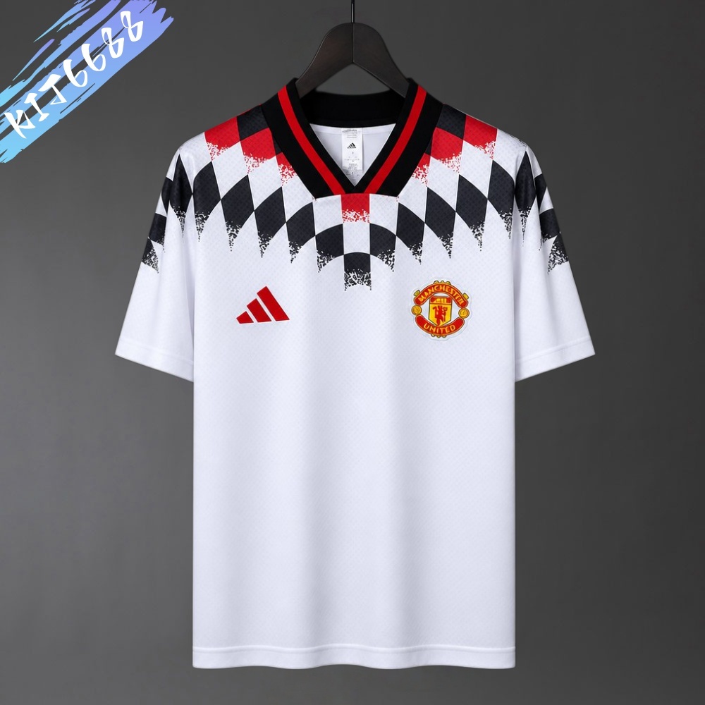2026/2027 Manchester United Retro commemorative edition football shirt (Fans version)