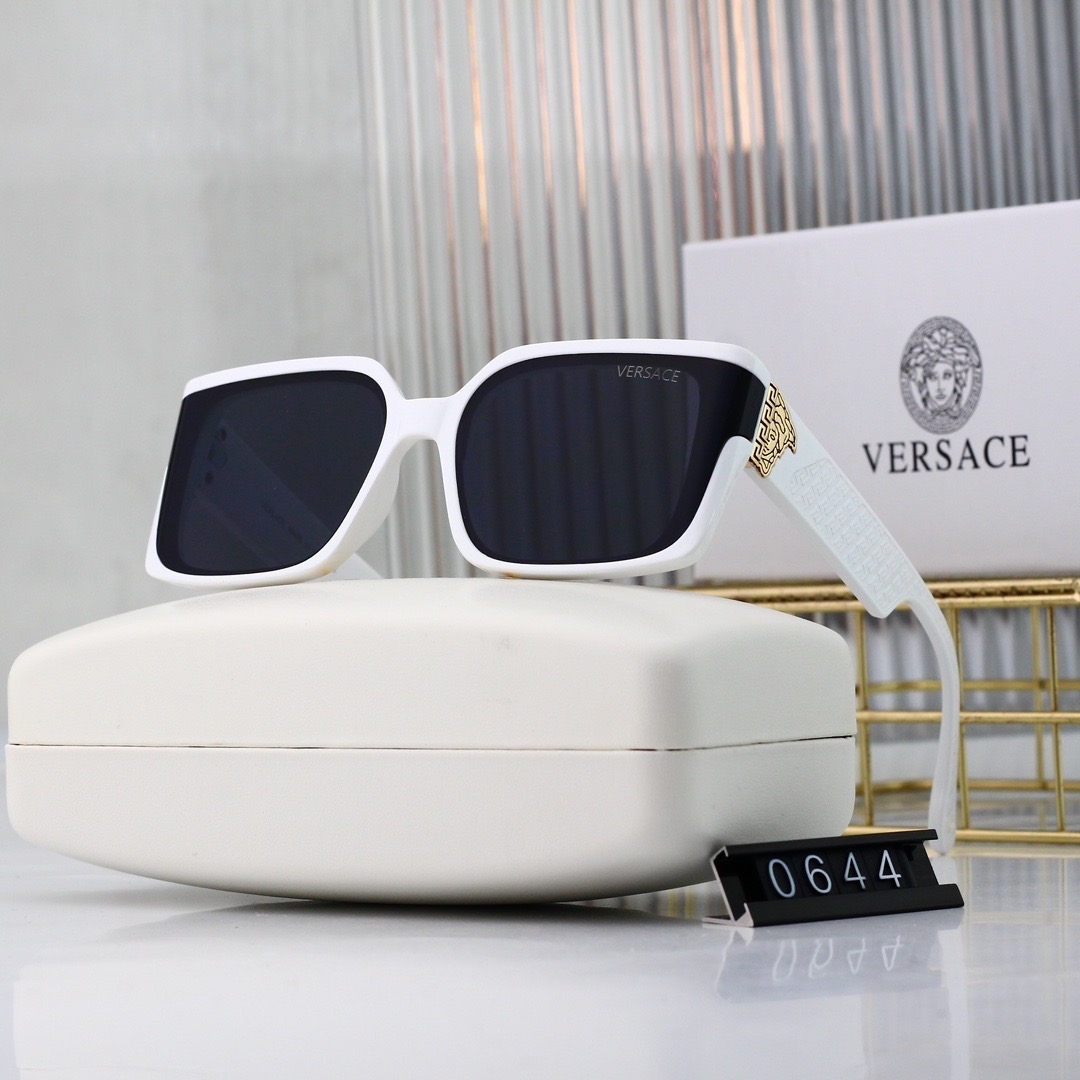 Versace Fashionable Sunglasses
