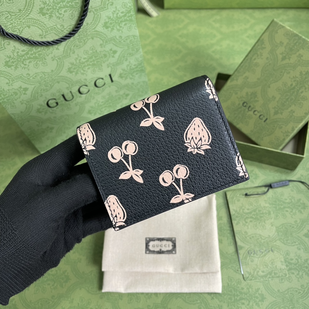 Gucci Leather card case wallet 456126