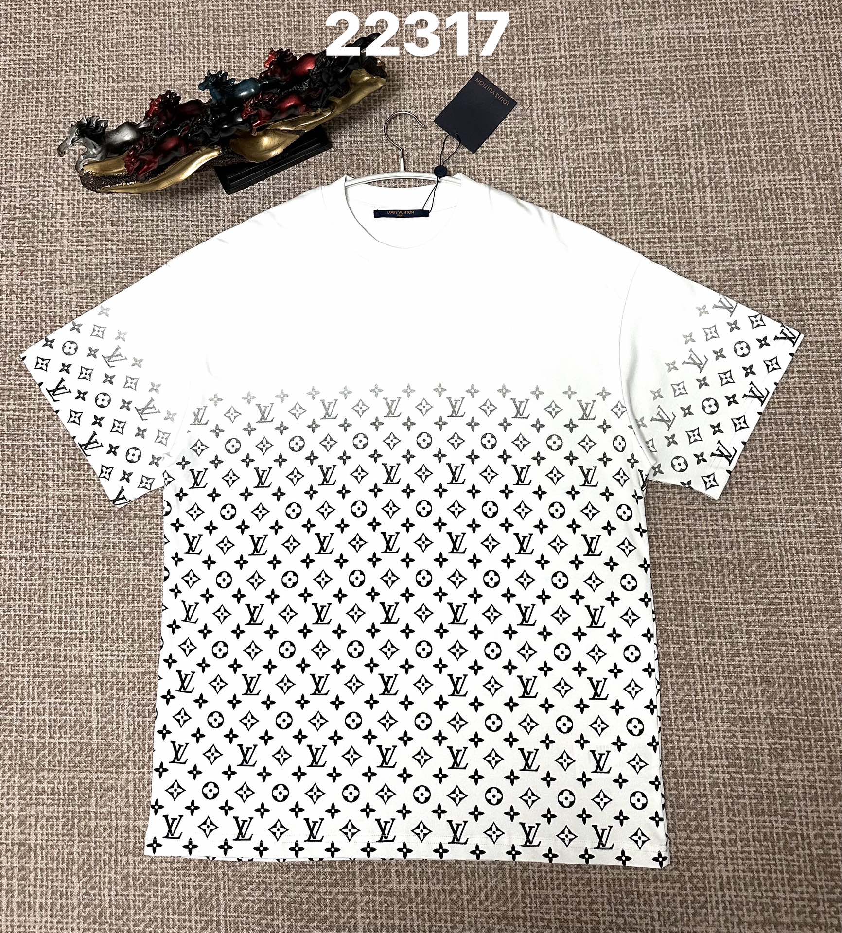 LV Monogram Gradient Motif T-Shirt