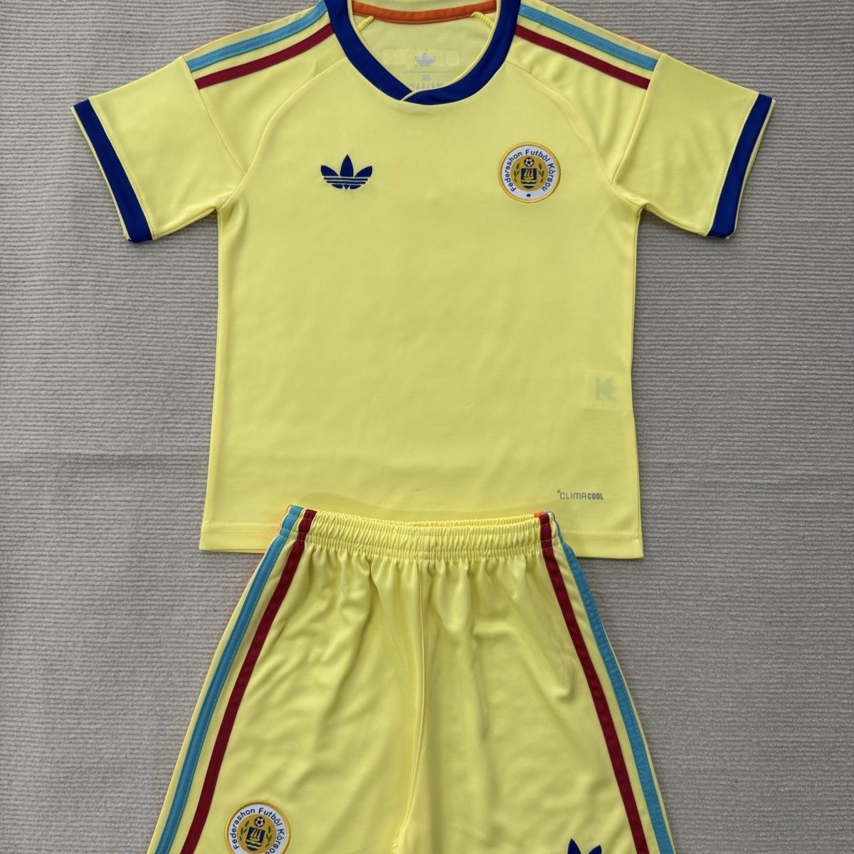 Curacao 26-27 away children's jersey set