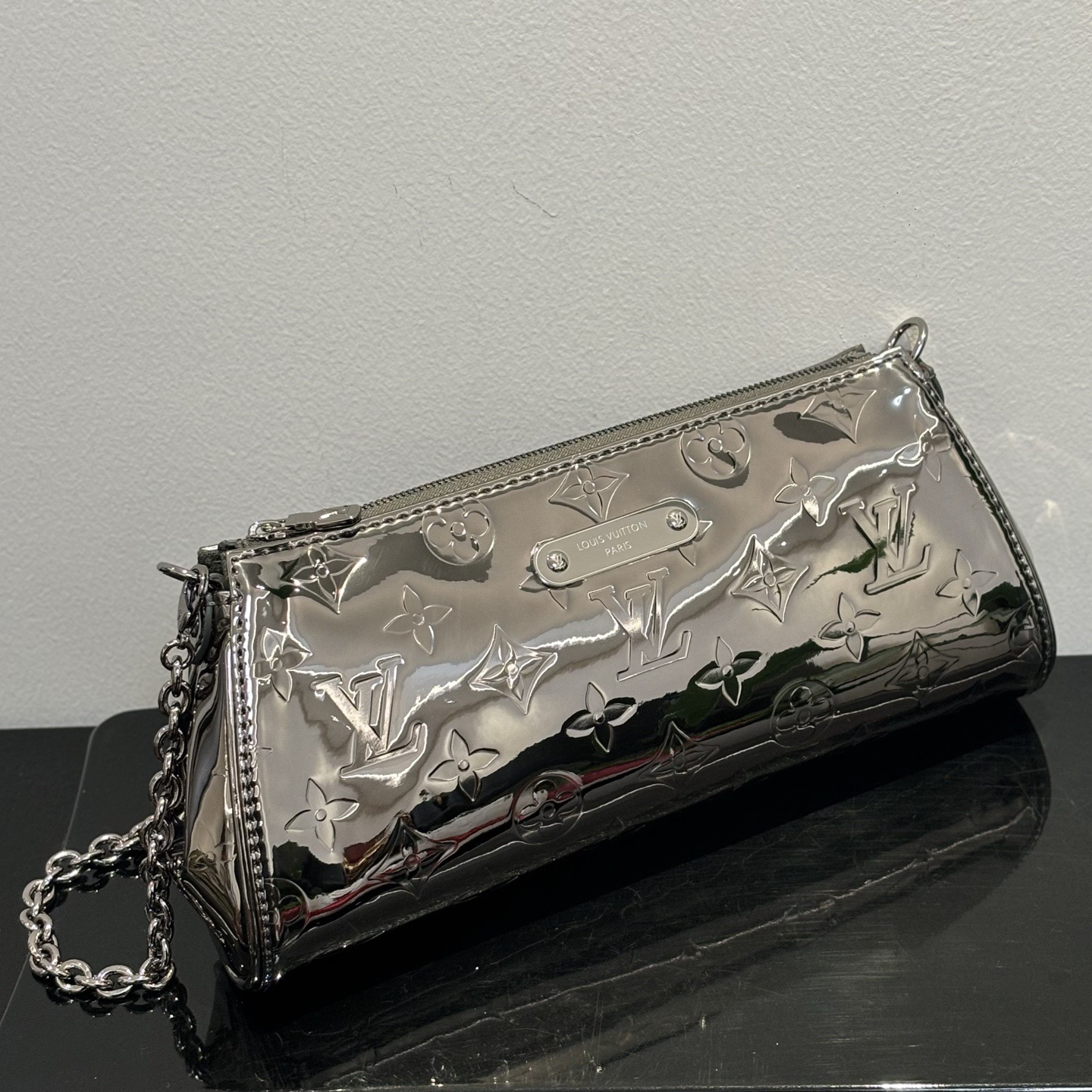 LV Pochette Eva 10A