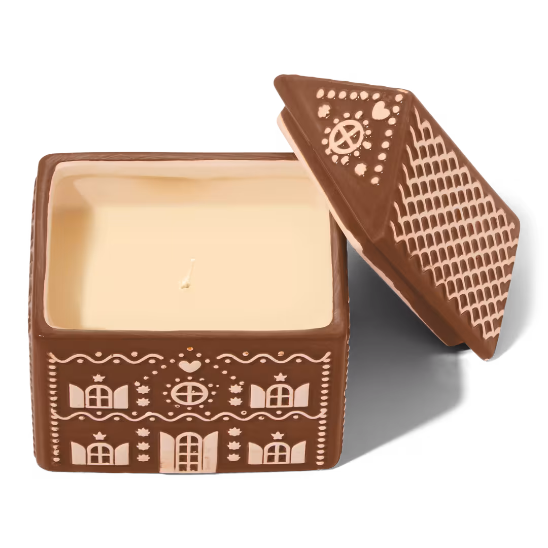 ULTA Beauty Collection  Gingerbread Cottage Soy Blend Candle