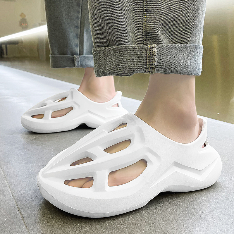 Women's Closed-Toe Clog Sandals
