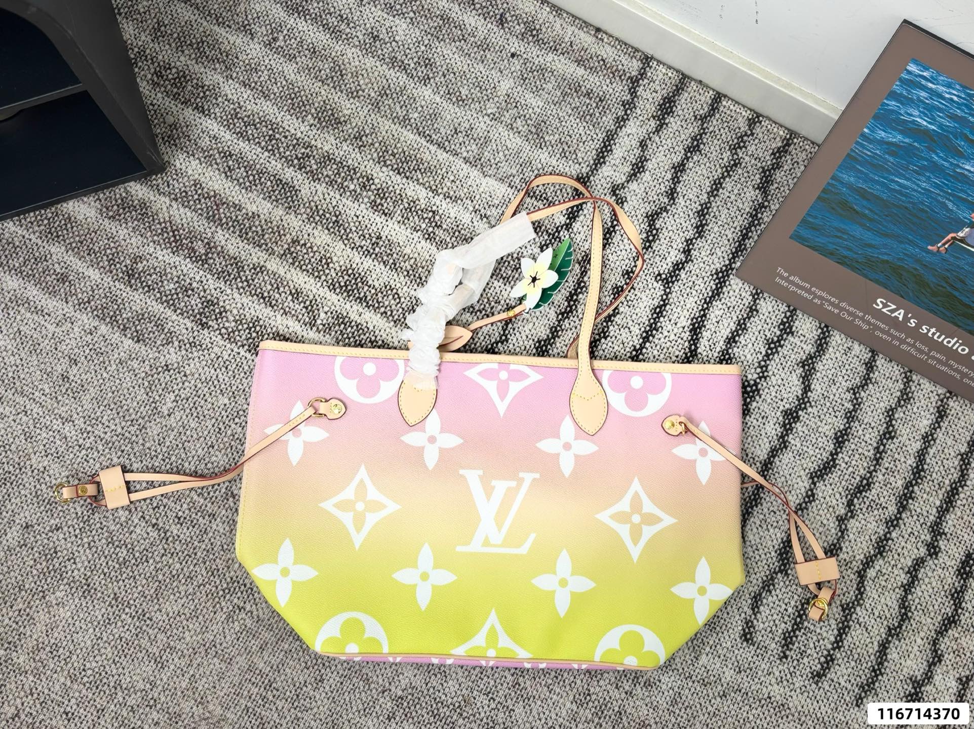 LV Neverfull Bag