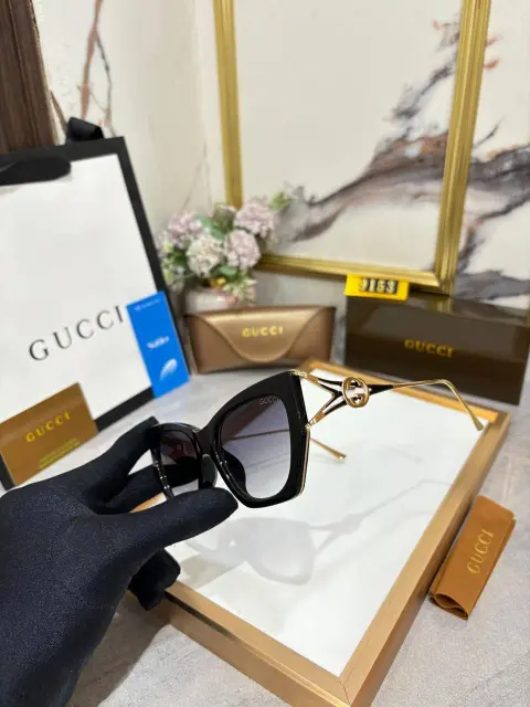 Gucci sunglasses 53