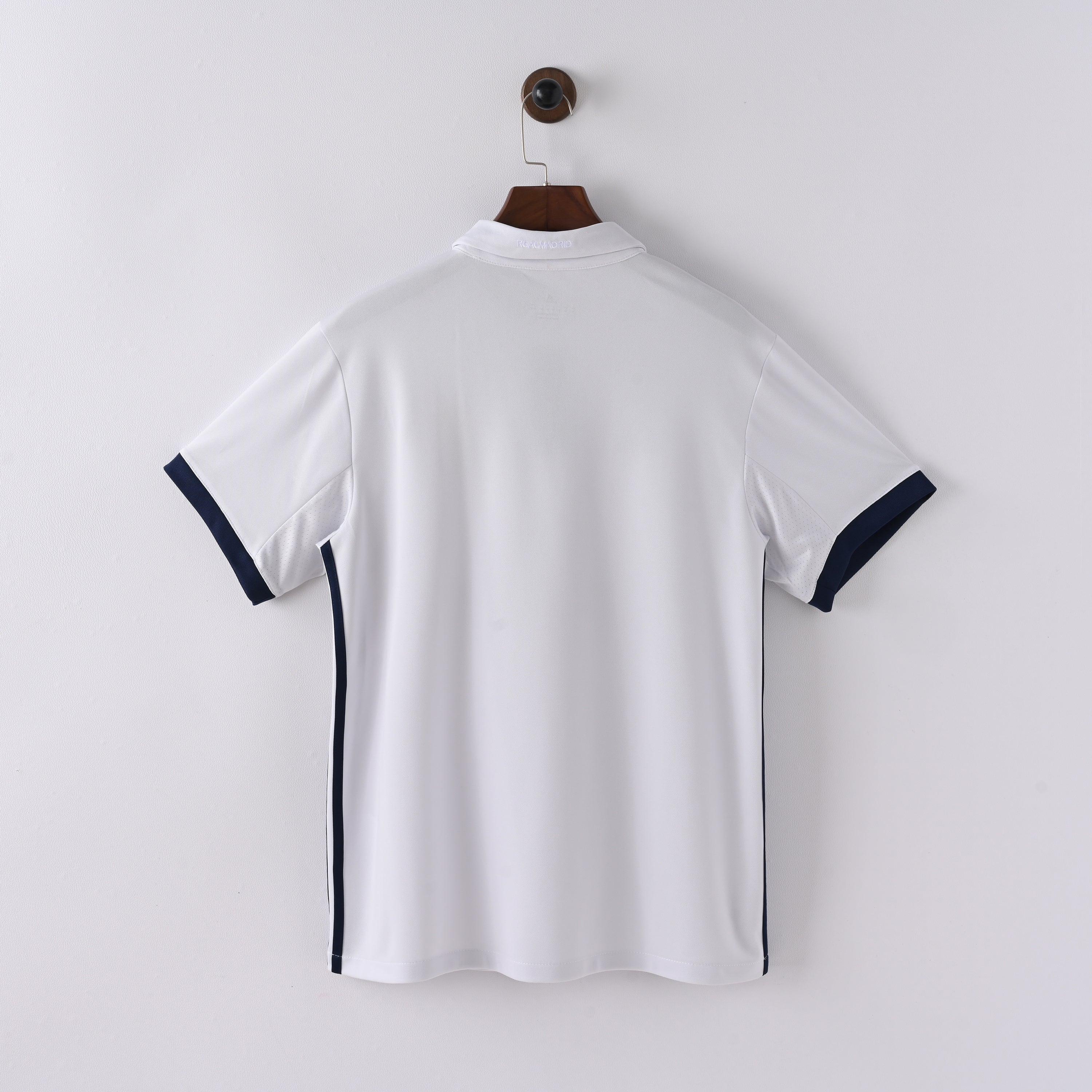 Real Madrid Retro Vintage Home Jersey Men 2016-2017