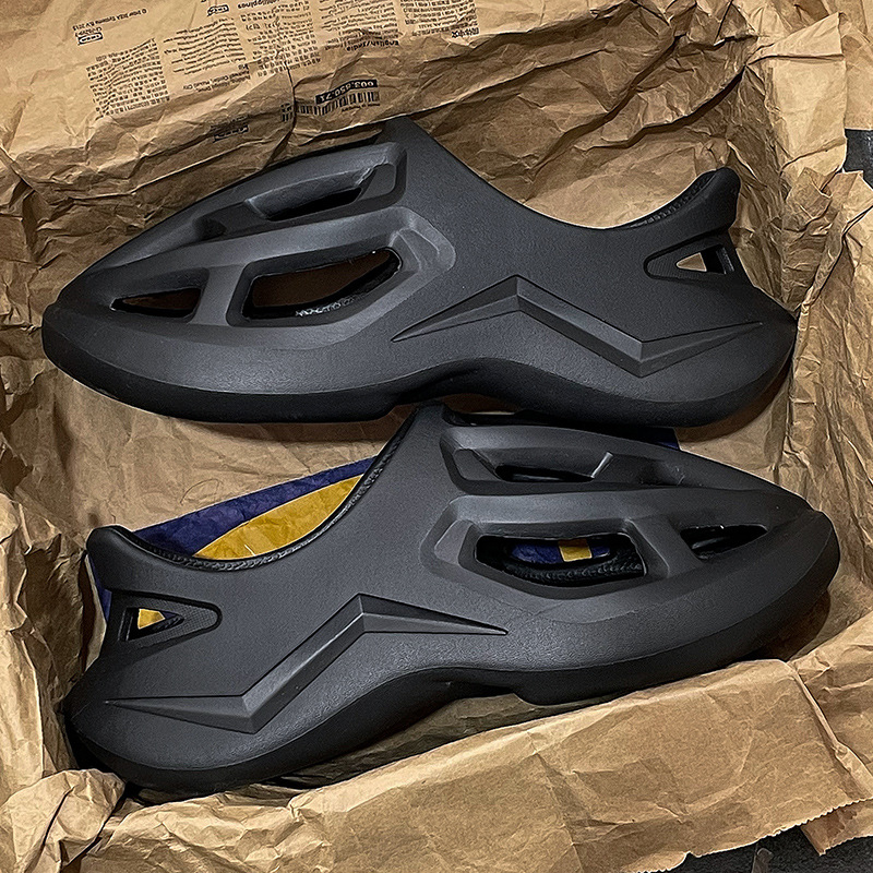 Women's Closed-Toe Clog Sandals