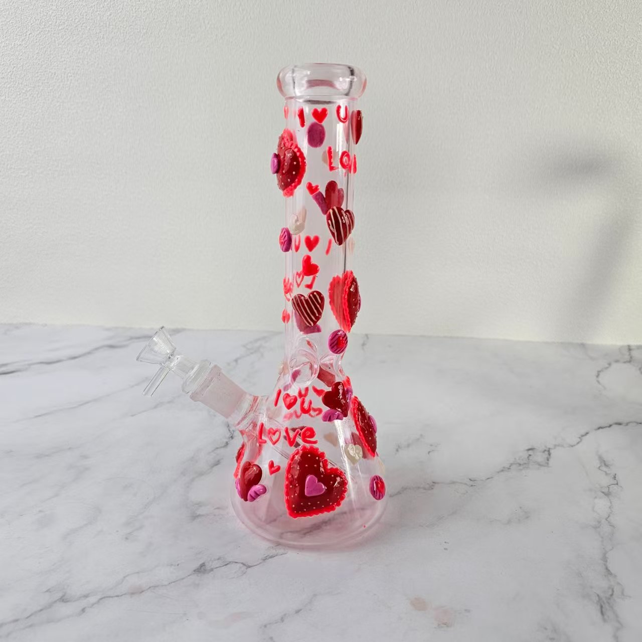 Love heart beaker bong clear base