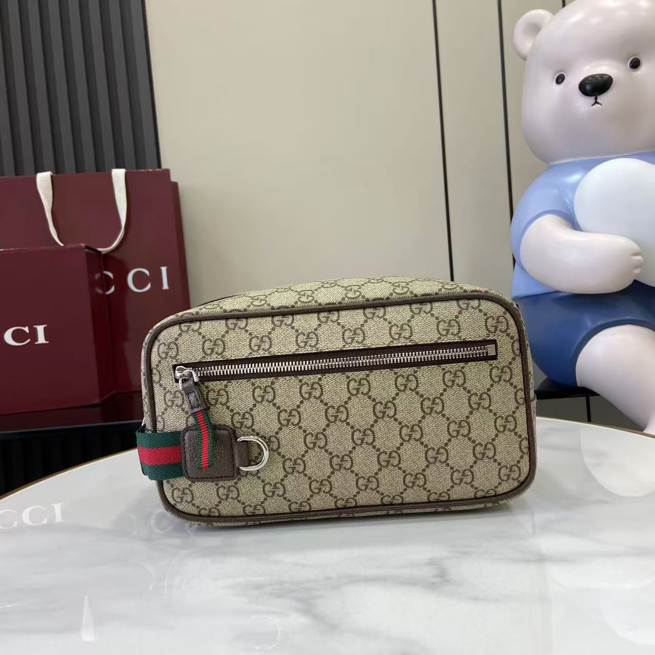 Gucci Medium GG Toiletry Case in Beige and Brown GG Supreme