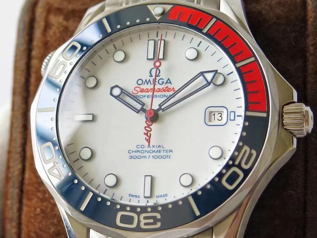 Omega Watch SEAMASTER COMMANDER WHITE DIAL STEEL STRAP