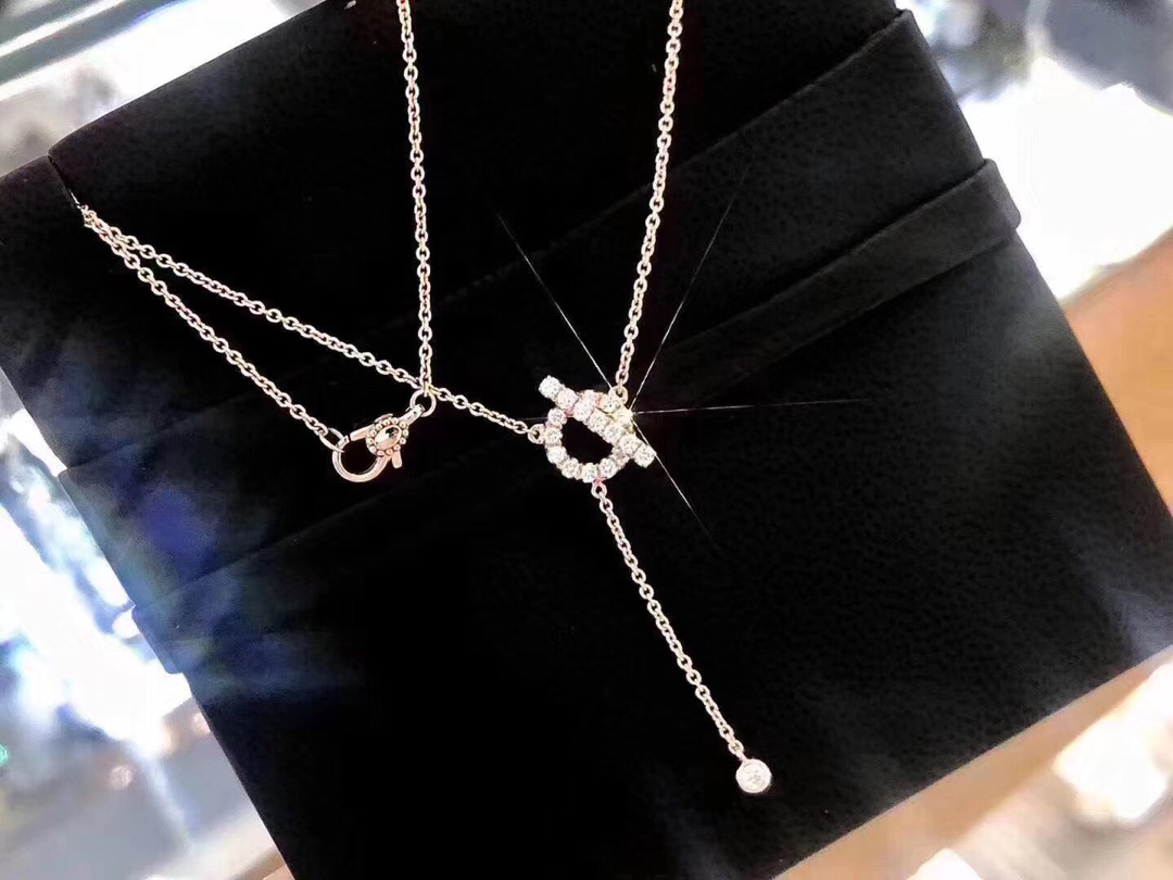 Hermes Q Tassel Necklace with Diamonds