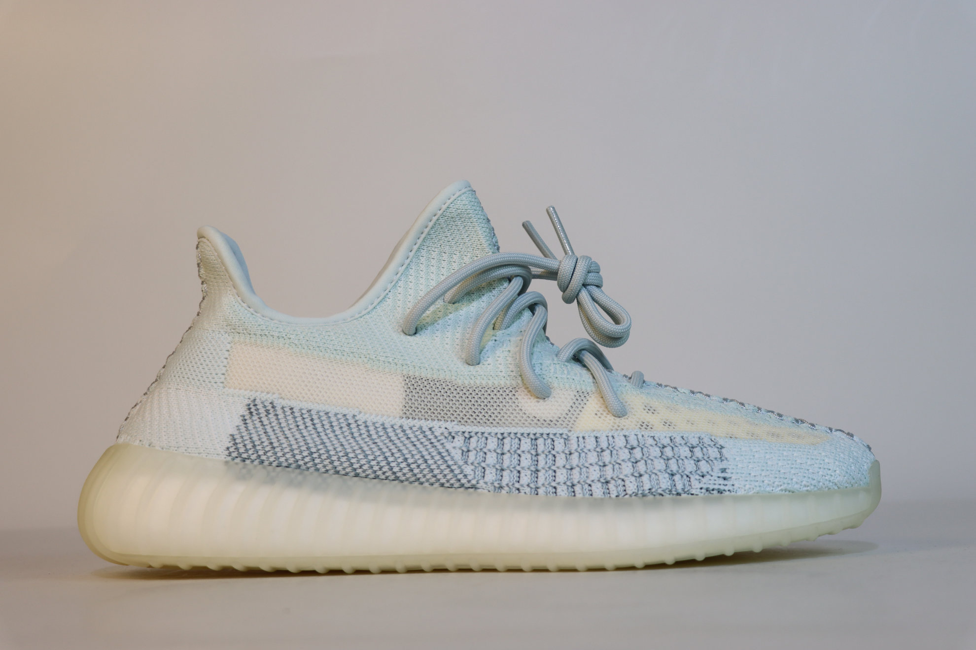 YEEZ 350 V2 CLOUD WHITE REFLECTIVE REPLICA FW 5317