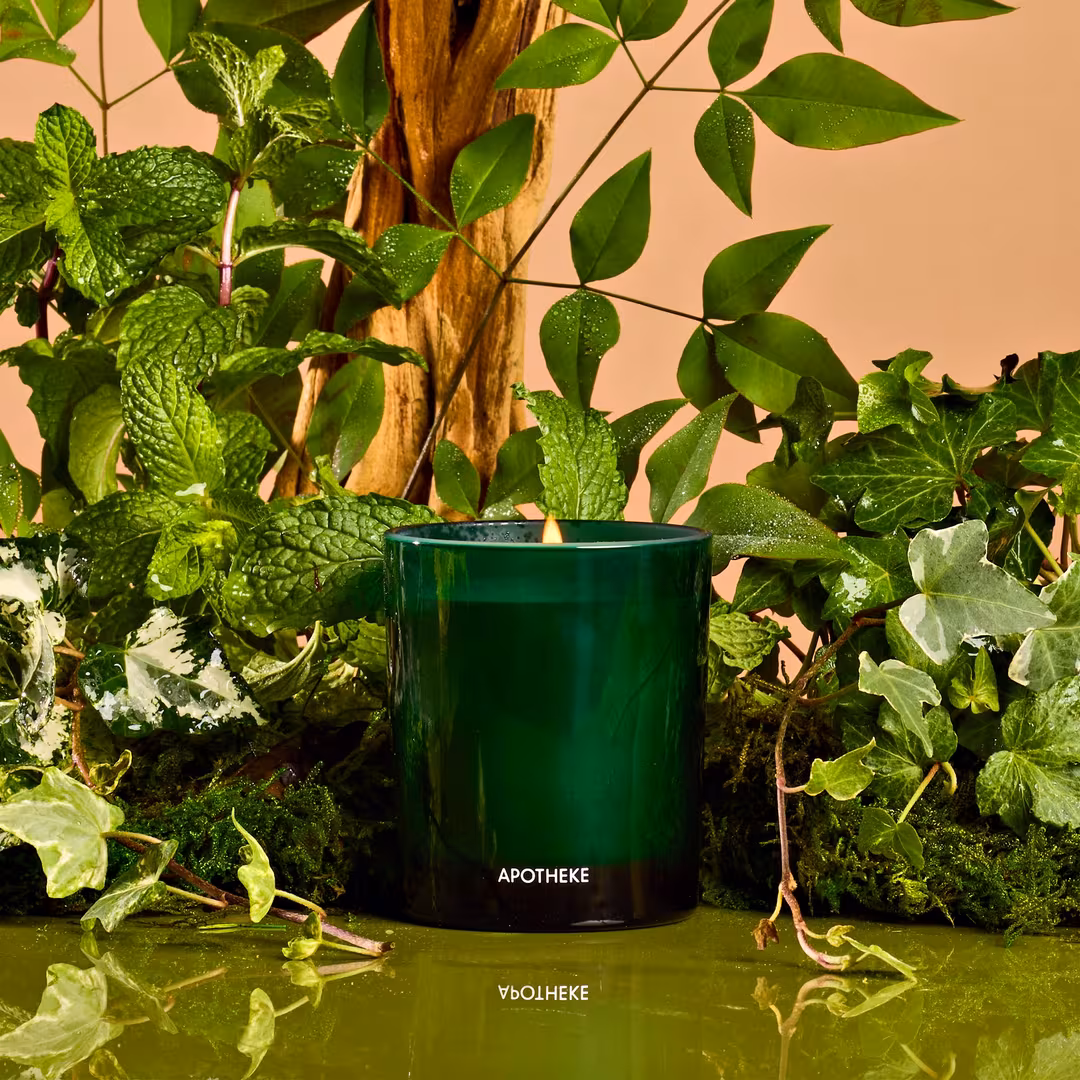 APOTHEKE  Wild Mint and Ivy Petite Scented Candle