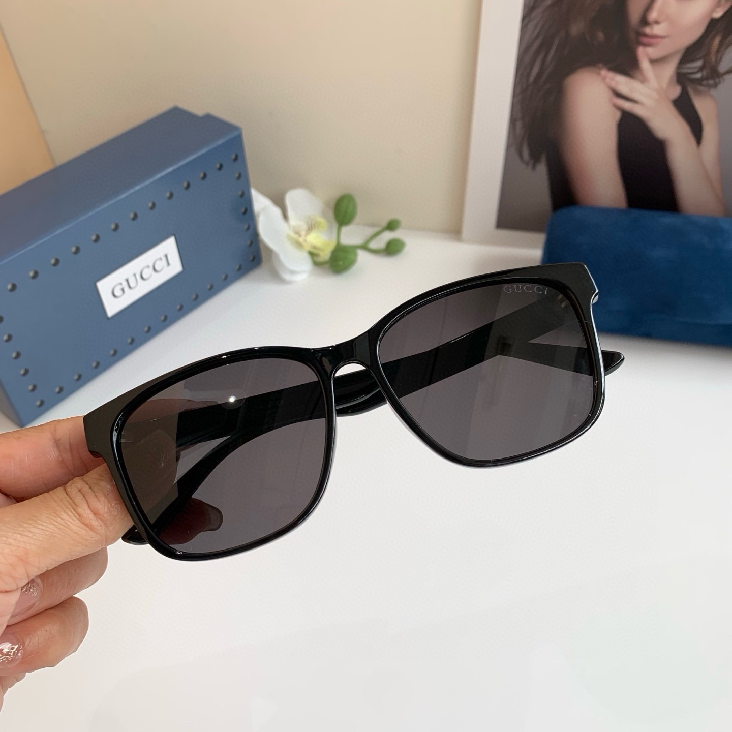 Gucci Oversized Square-Frame Sunglasses