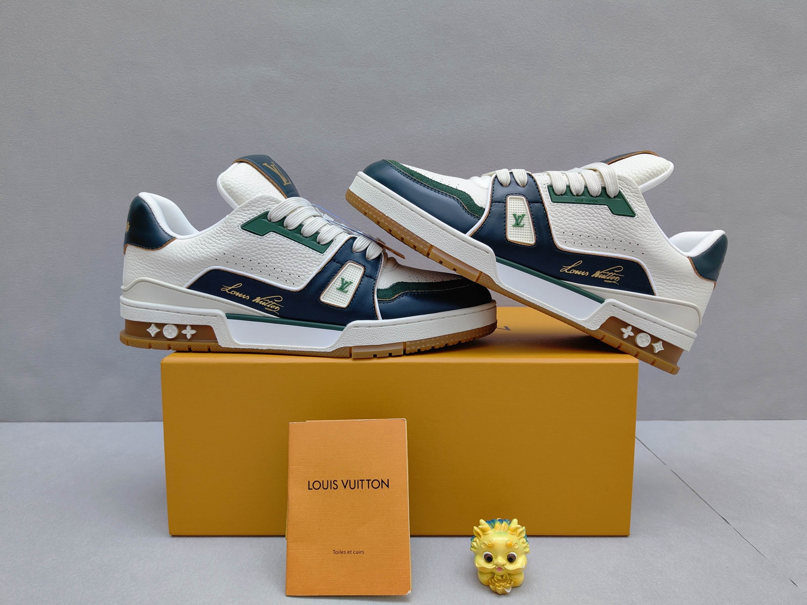 LV Men Trainer Sneakers Top Quality