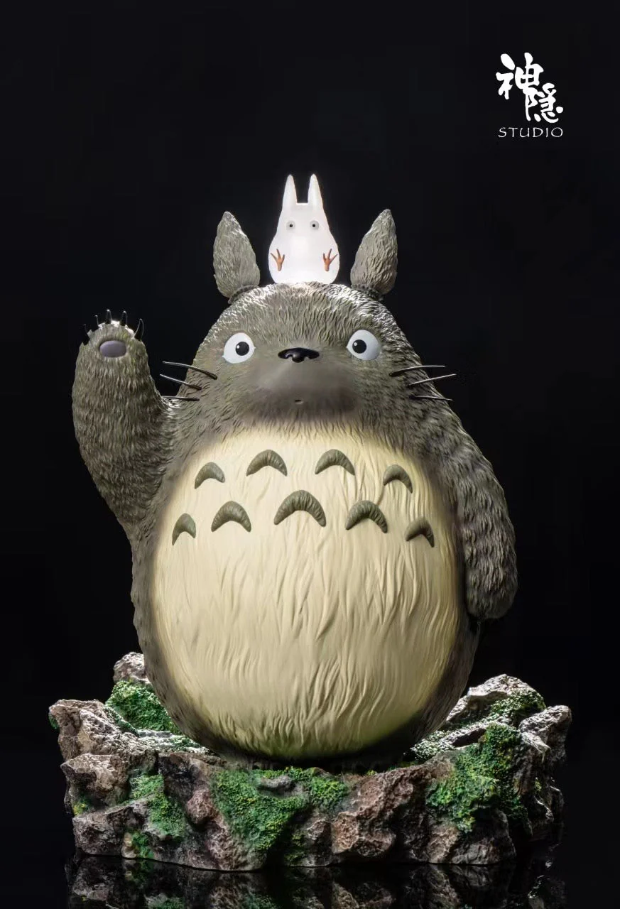 Shen Yin Studio - Waving Totoro | 挥手龙猫