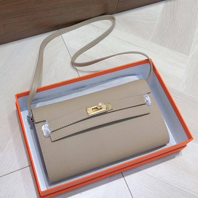 Hermes Kelly Wallet to Go Gold Hardware