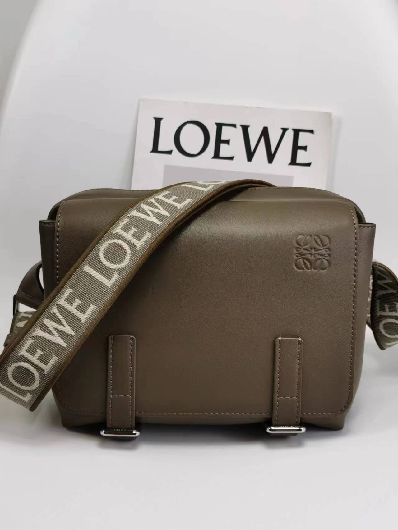 Loewe Shoulder Bag Ladies' Favorite