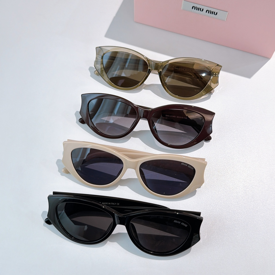 Miu Miu Fashionable Sunglasses