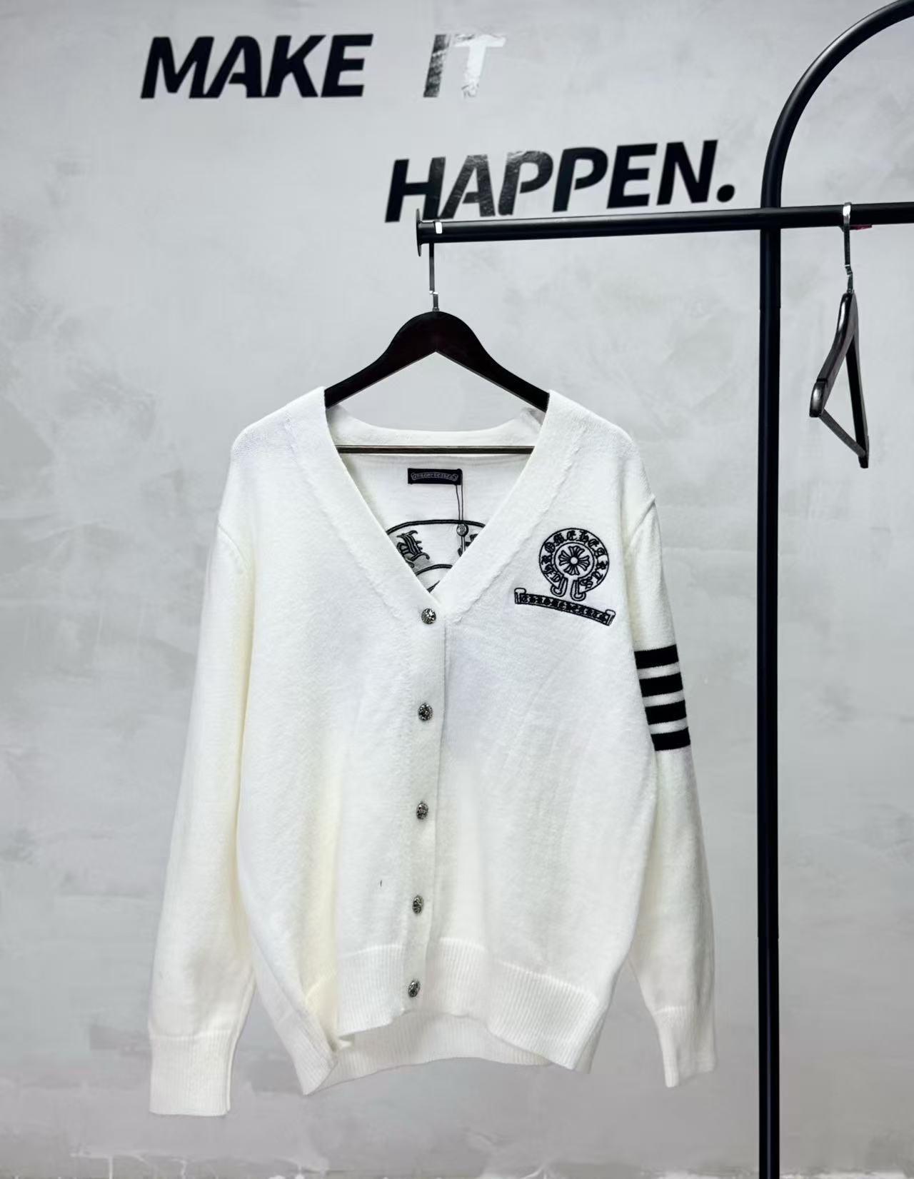 1:1 new white button sweater
