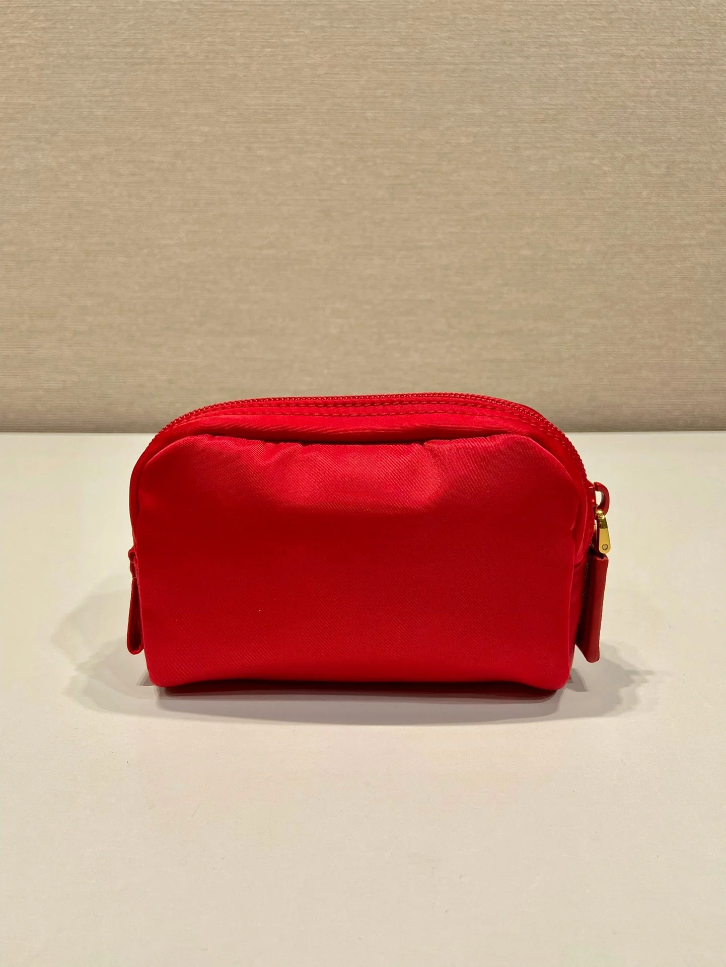 Prada  CLUTCH 12 IN PASSION RED RE-NYLON wallets
