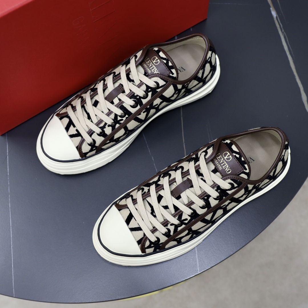 Valentino Toile Iconographe Black Jacquard Leather Canvas Totaloop Low-top Sneakers