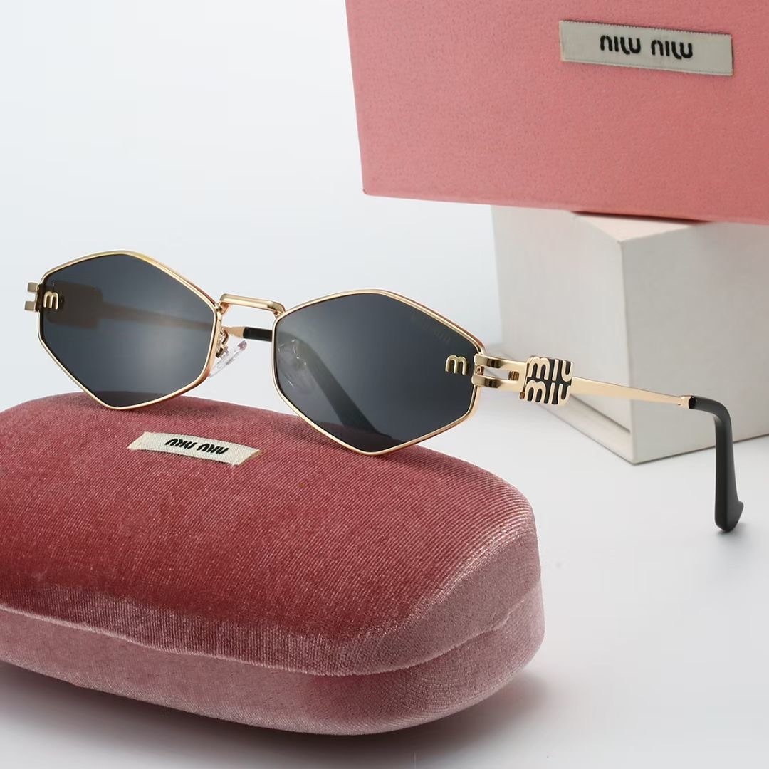 Miu Miu Fashionable Sunglasses