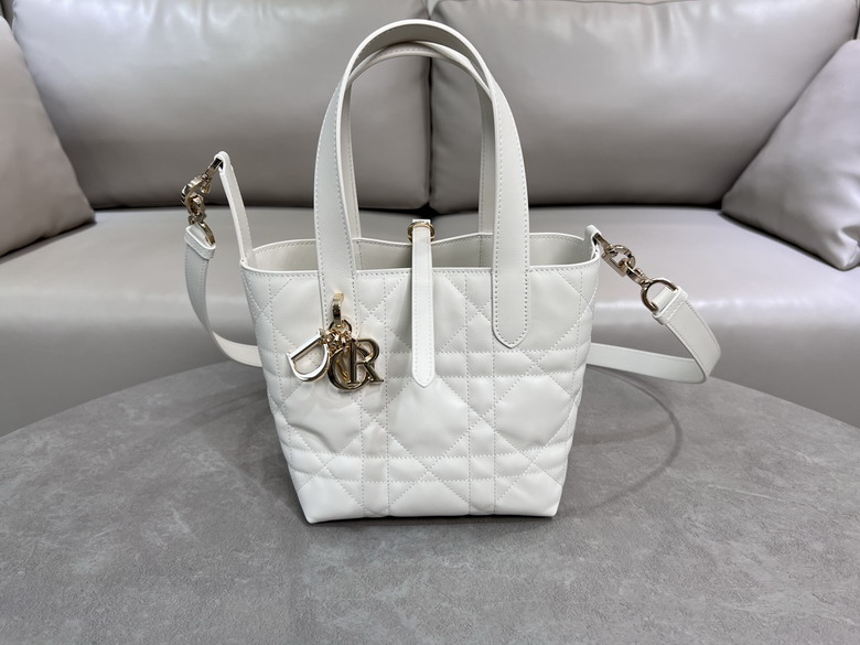 2025 Dior Basket