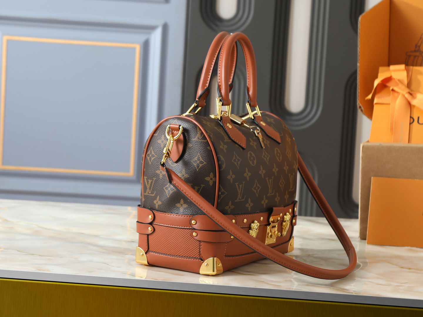 LV Speedy Bandoulière 22/30 Out Of The Trunk Classic Monogram Canvas Leather Tan Trunk Bottom Handbag