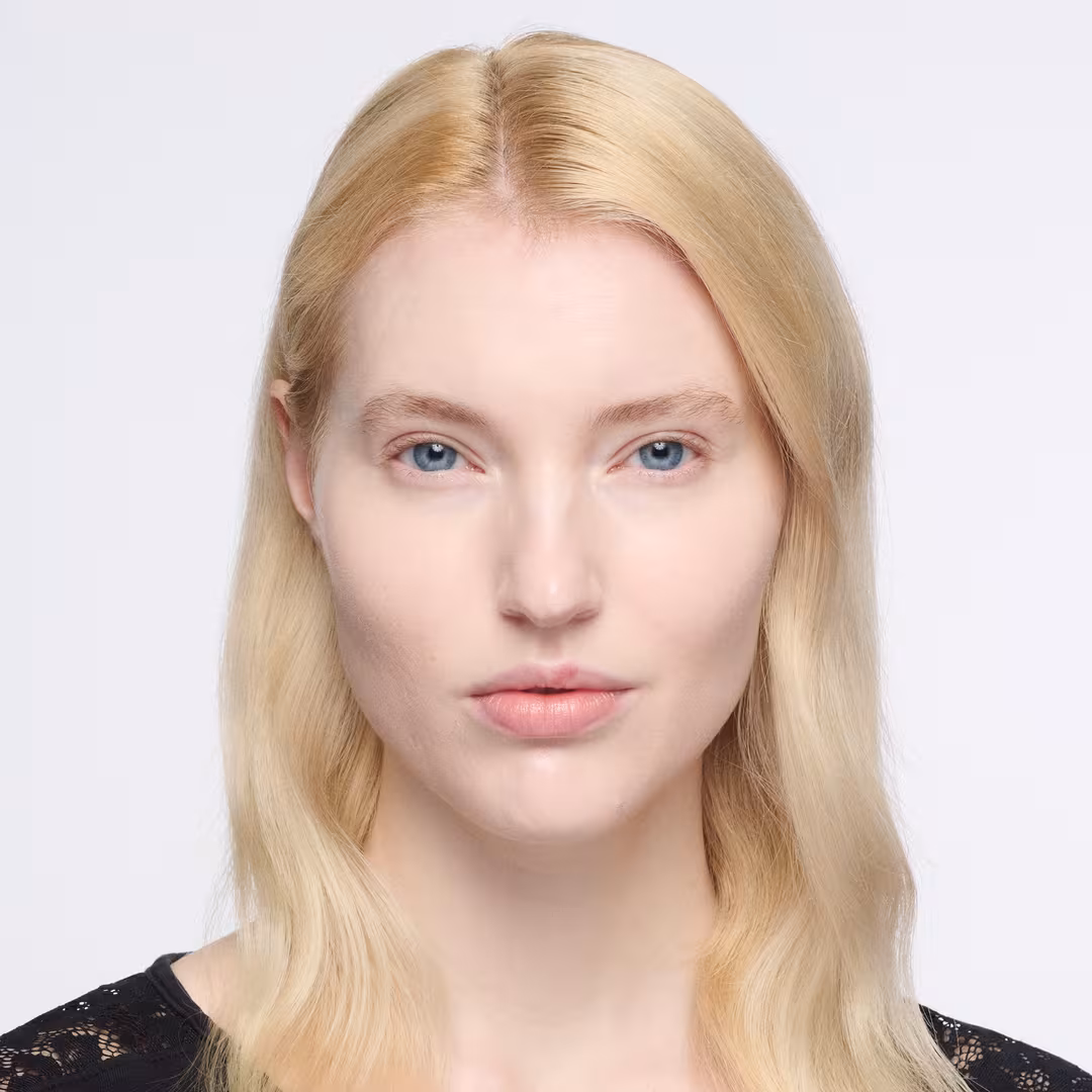 MAC  Studio Radiance Serum Powered Foundation