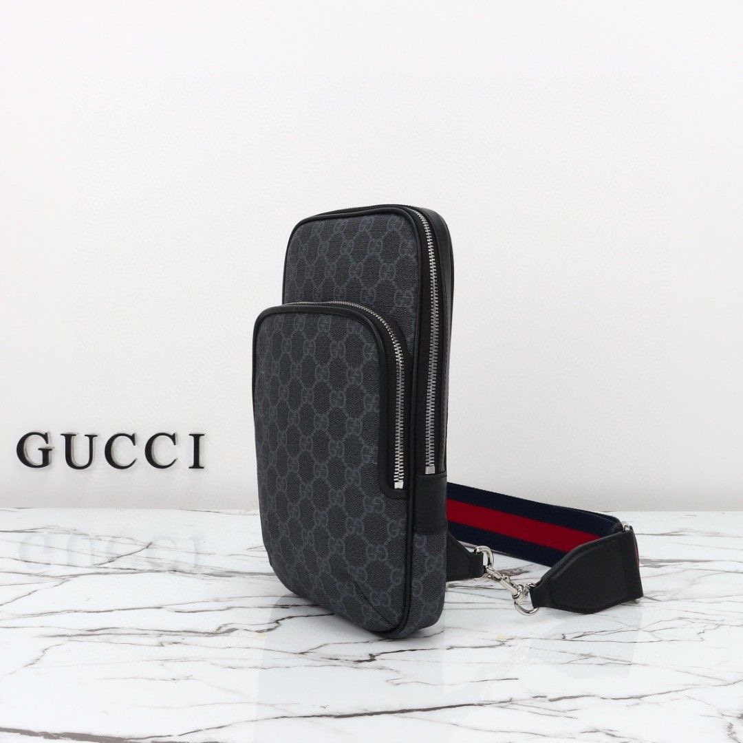 Gucci GG Black Small Slingbag in black GG Supreme