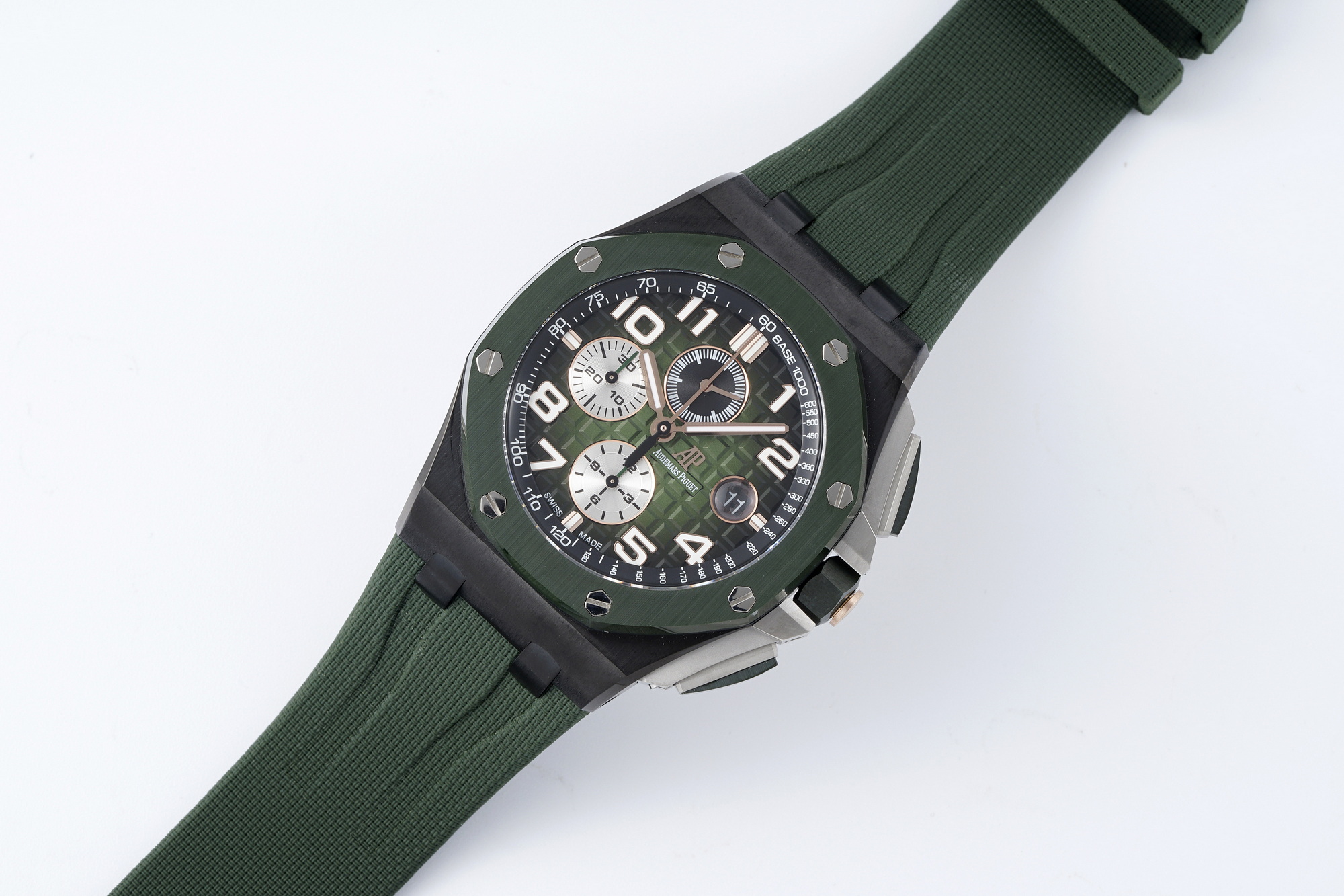 Audemars Piguet Royal Oak Offshore 44 mm, Green Ref. 26405CE.OO.A056CA.01