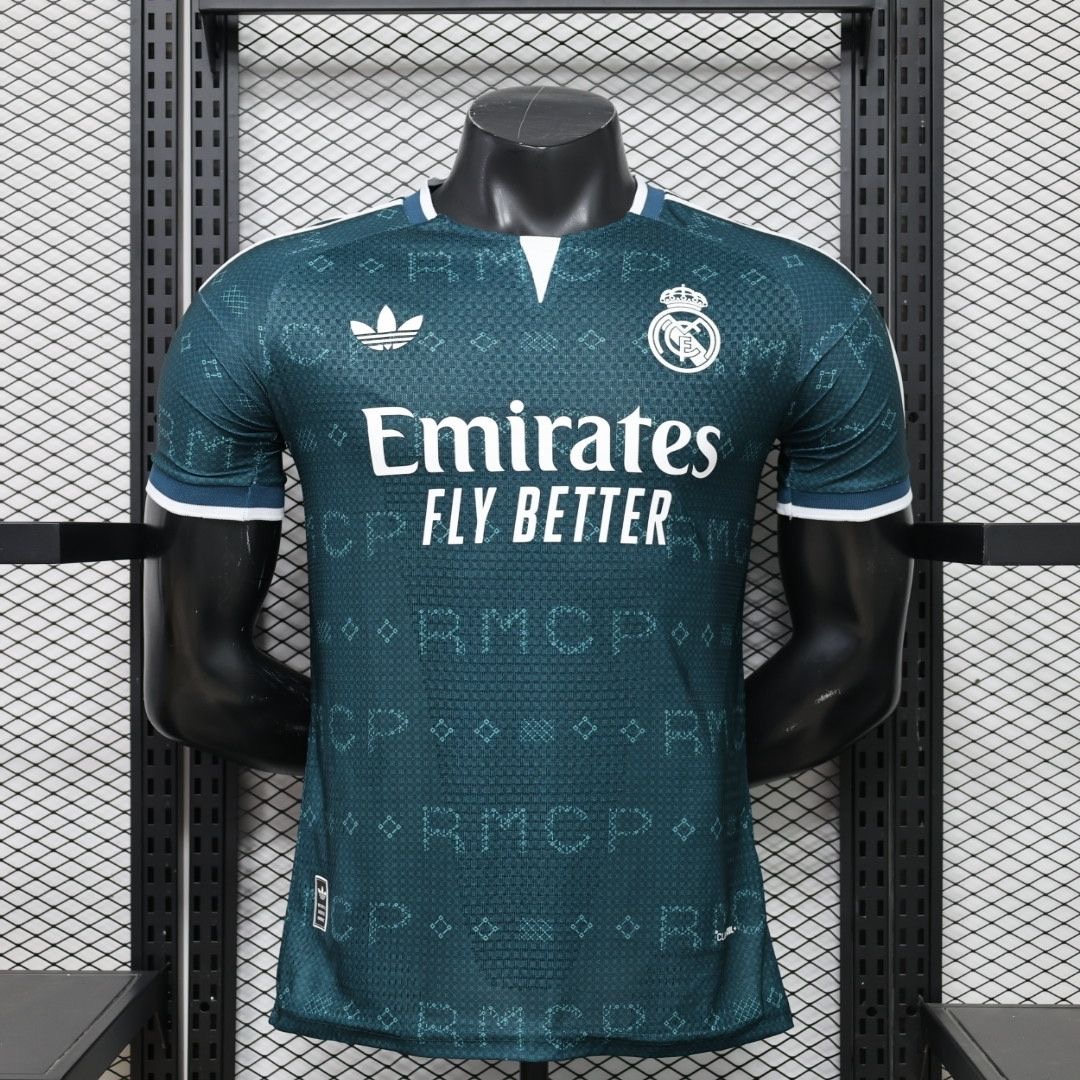 Real Madrid 26-27 away jersey player version