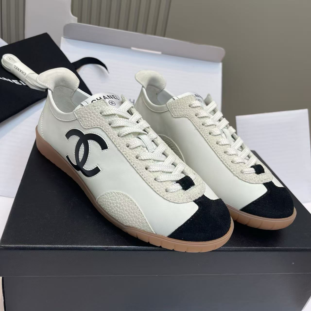 Chanel early spring new retro Forrest Gump casual training shoes