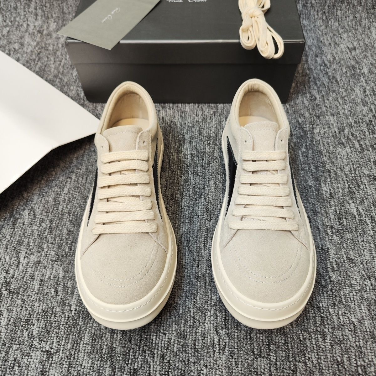 RO Low-top casual  black and white genuine leather canvas shoes