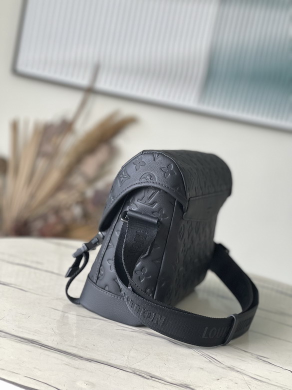 LV Voyager M25121 33x22.5x11cm gf