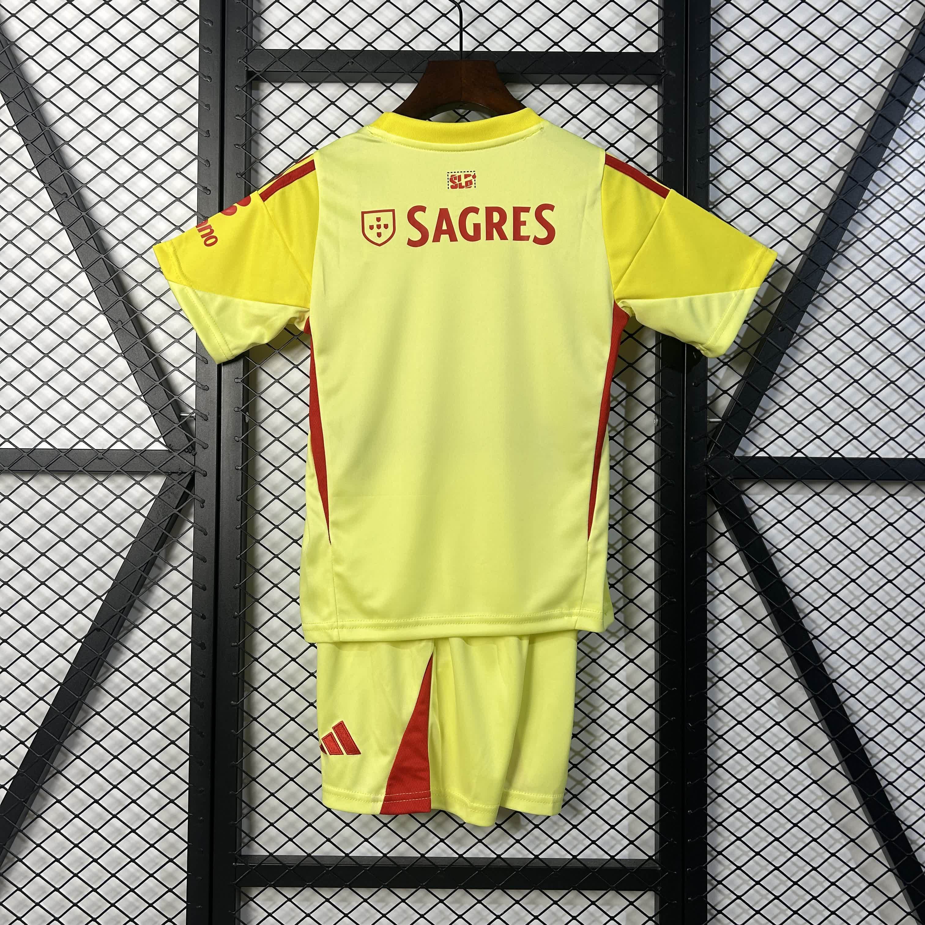 2025/2026 Benfica goalkeeper Football Shirt（Kids Kit socks）