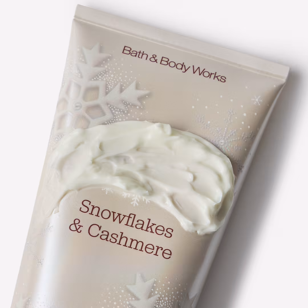 Bath & Body Works  Snowflakes & Cashmere Ultimate Hydration Body Cream