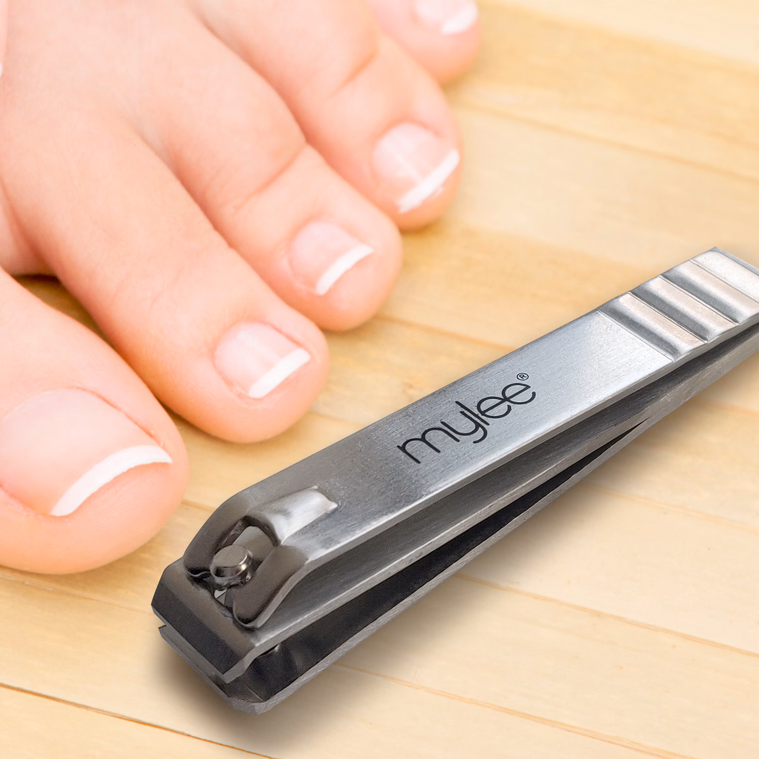 Nagelknipser groß