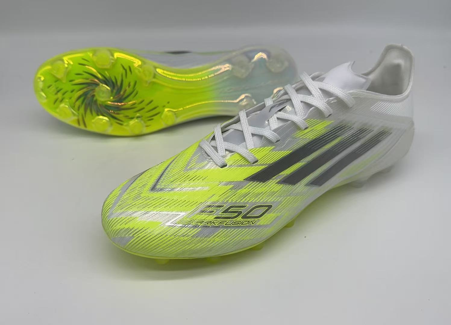 A F50 Low-top Waterproof Football Shoes