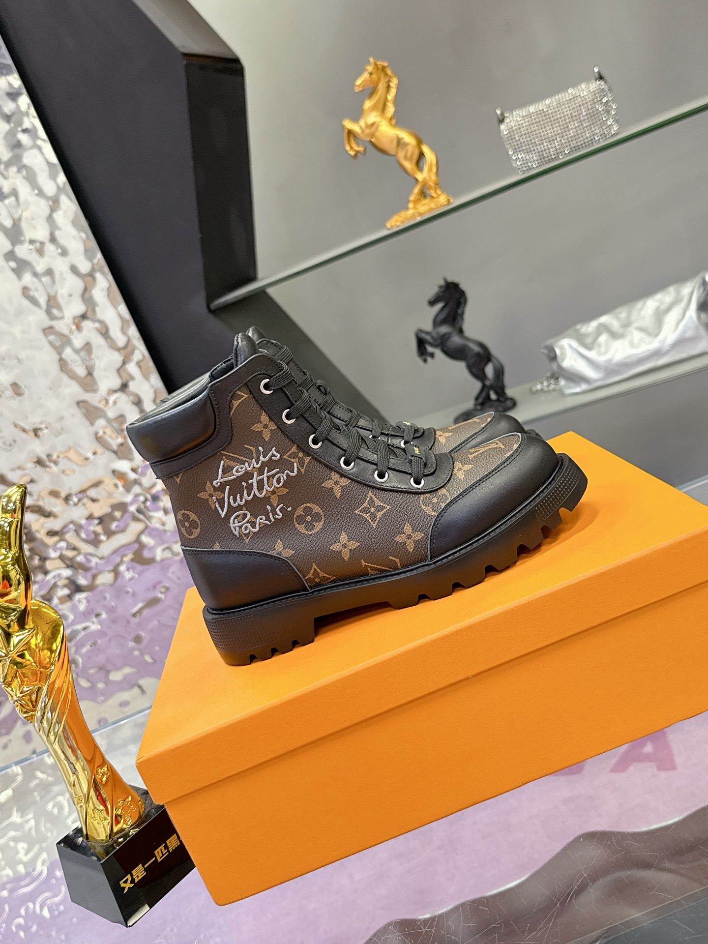 LV District Ankle Boot Ranger