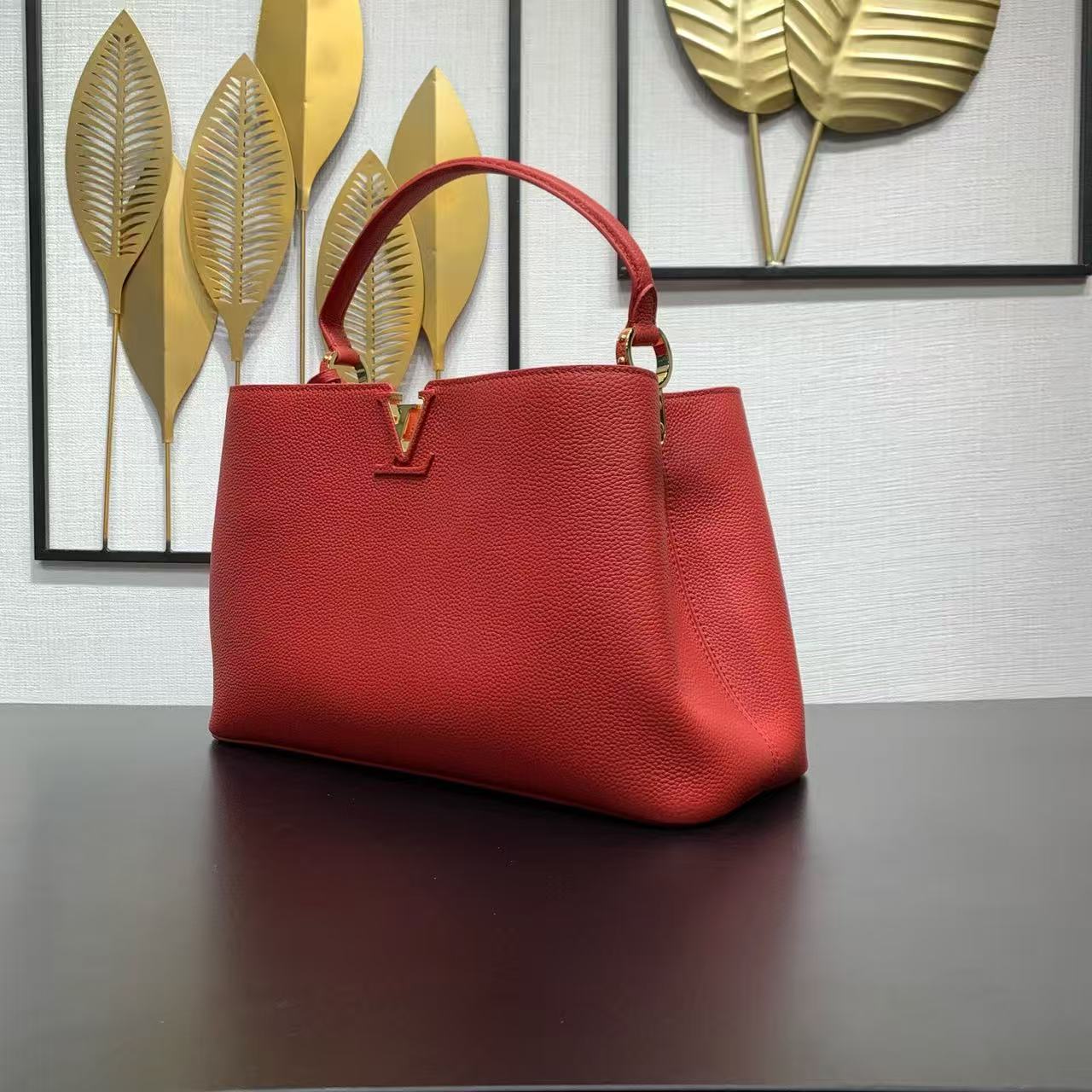 LV New Capucines Handbag in Red